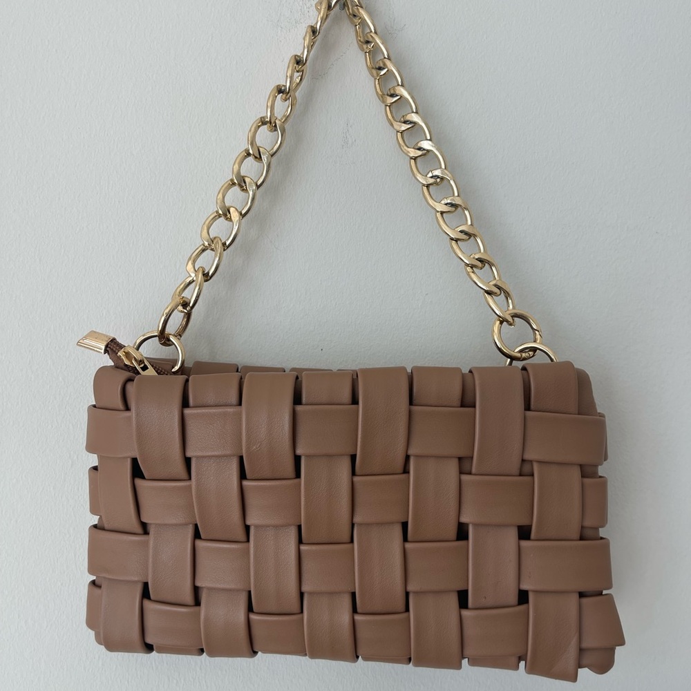 Nasty Gal Woven Shoulder Bag with Gold Chain - Brown